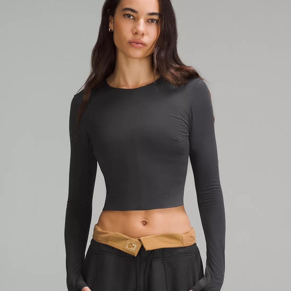 EUC lululemon athletica Black Fitted Crop Long Sleeve Top - Picture 3 of 5
